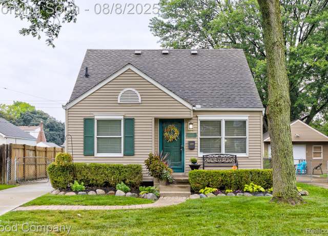 Property at 3215 N Wilson Ave, Royal Oak, MI 48073, 3 beds, 2 baths
