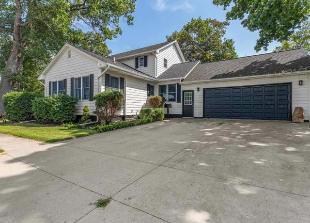 Property at 207 Palmer St, St Clair, MI 48079, 4 beds, 3 baths