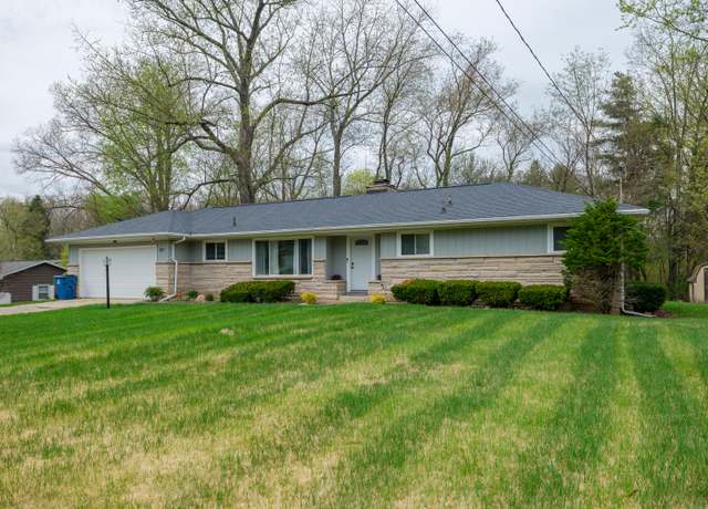 Property at 217 Chapel Hill Dr, Battle Creek, MI 49015, 3 beds, 2 baths