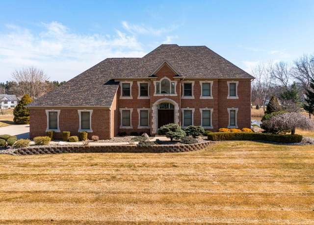 Property at 71411 Sanderling Dr, Niles, MI 49120, 6 beds, 5.5 baths