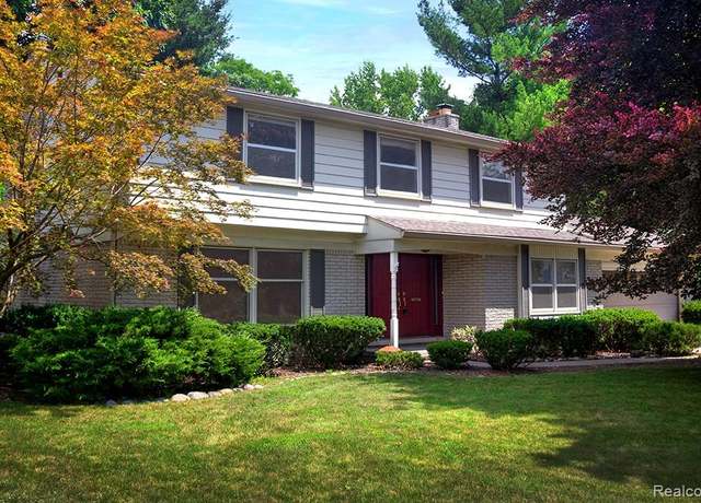 Property at 17262 Bell Creek Ln, Livonia, MI 48152, 4 beds, 2.5 baths