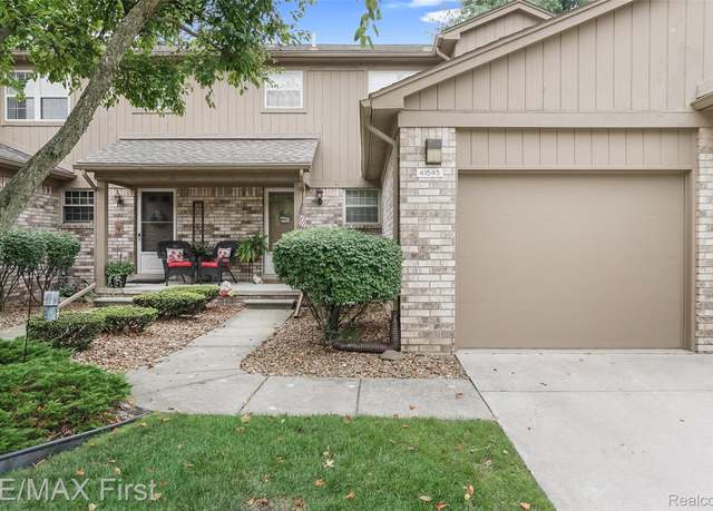 Property at 41545 Clinton Grove Dr, Clinton Twp, MI 48038, 2 beds, 1.5 baths