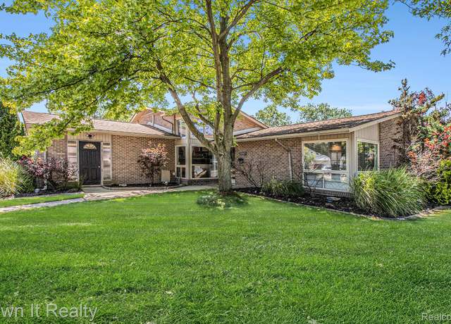 Property at 30107 Mason St, Livonia, MI 48154, 3 beds, 2.5 baths
