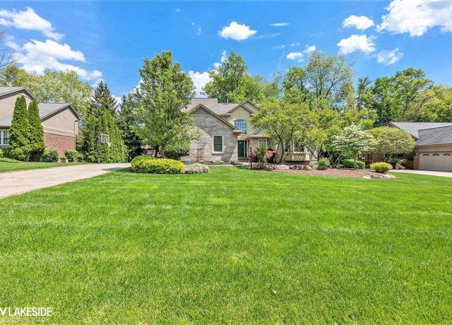 Property at 5620 Sheffield Dr, Clarkston, MI 48346, 4 beds, 2.5 baths
