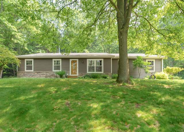 Property at 5643 E C Ave, Richland, MI 49083, 5 beds, 3 baths