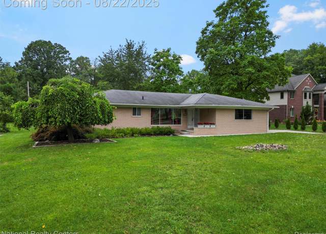 Property at 6525 Norton Dr, Troy, MI 48085, 4 beds, 2 baths