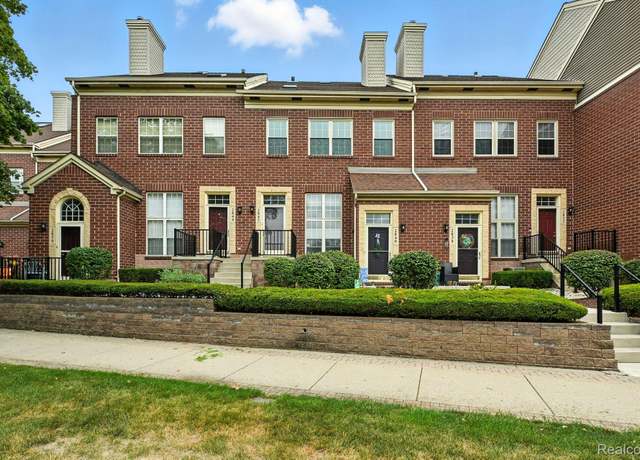Property at 2842 Van Alstyne St, Wyandotte, MI 48192, 2 beds, 2 baths