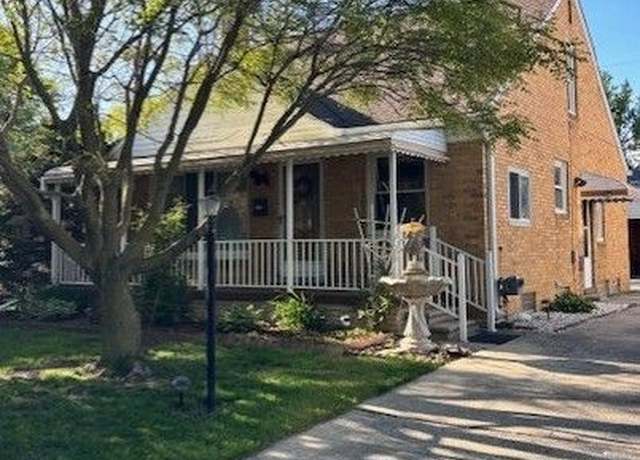 Property at 1720 Harwood Ave, Royal Oak, MI 48067, 3 beds, 1 bath