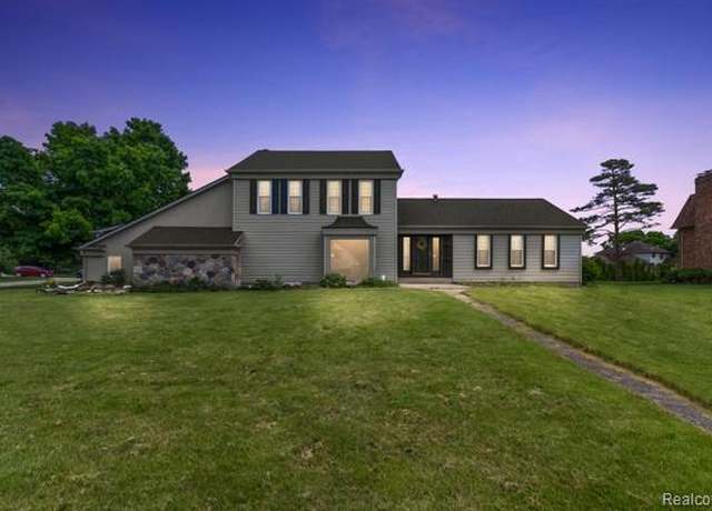 Property at 9302 Claridge Dr Dr, Davison, MI 48423, 4 beds, 2.5 baths