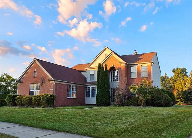 Property at 8350 Thornhill Dr, Ypsilanti, MI 48197, 4 beds, 2.5 baths