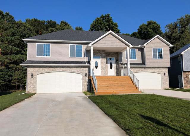 Property at 180 Whispering Pines Dr, Fenton, MI 48430, 3 beds, 3 baths