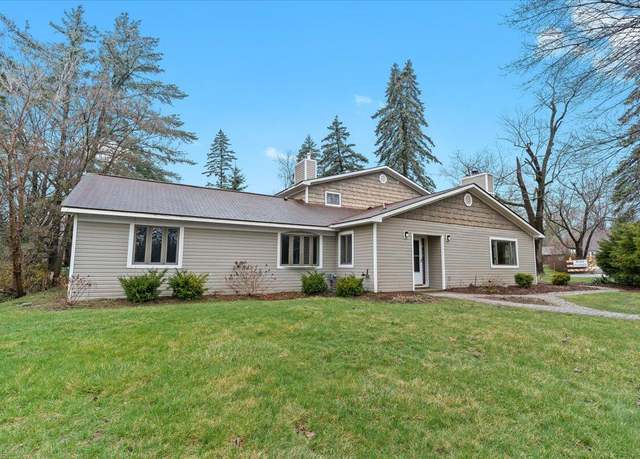 Property at 2128 Somerset Rd, Bloomfield Hills, MI 48302, 5 beds, 2.5 baths