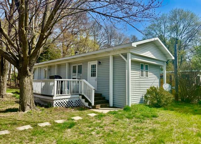 Property at 8275 Donna Lou Dr, Brighton, MI 48114, 2 beds, 1 bath