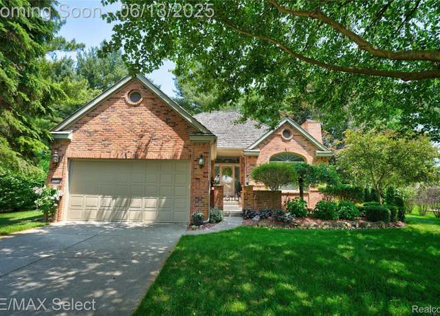 Property at 16483 Dawnlight Dr, Fenton, MI 48430, 3 beds, 2.5 baths