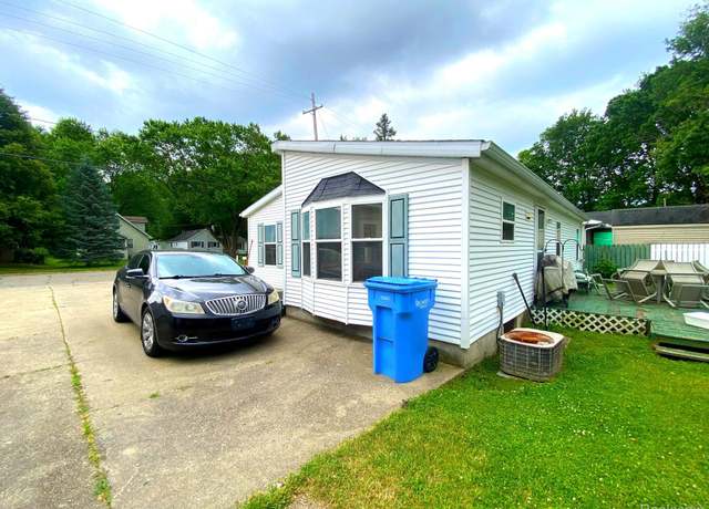Property at 5424 Hughes Rd, Lansing, MI 48911, 3 beds, 2 baths