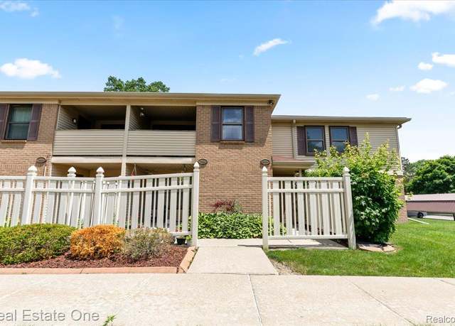 Property at 19550 Northridge Dr, Northville, MI 48167, 2 beds, 2 baths