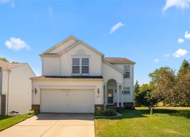 Property at 1474 Pebble Beach Dr, Pontiac, MI 48340, 4 beds, 3 baths