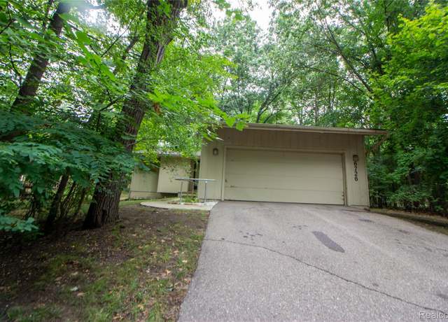 Property at 6726 Red Cedar Ln, West Bloomfield Charter Township, MI 48324, 3 beds, 2.5 baths