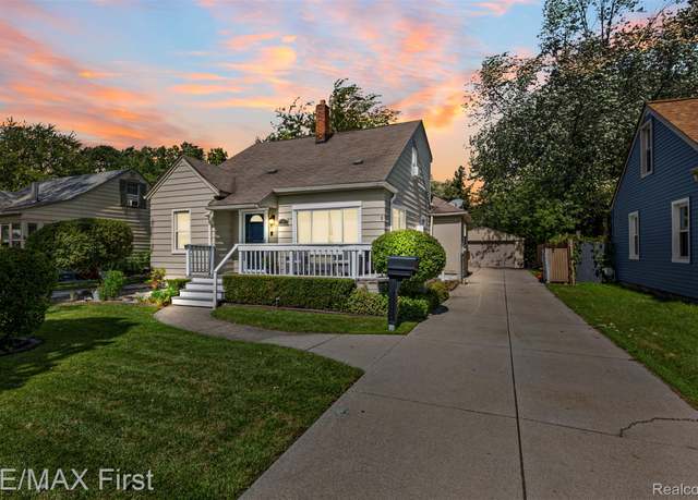 Property at 21811 Lange St, St Clair Shores, MI 48080, 3 beds, 1 bath