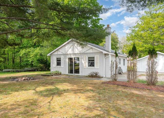Property at 420 S Lake Dr, Cadillac, MI 49601, 2 beds, 1 bath