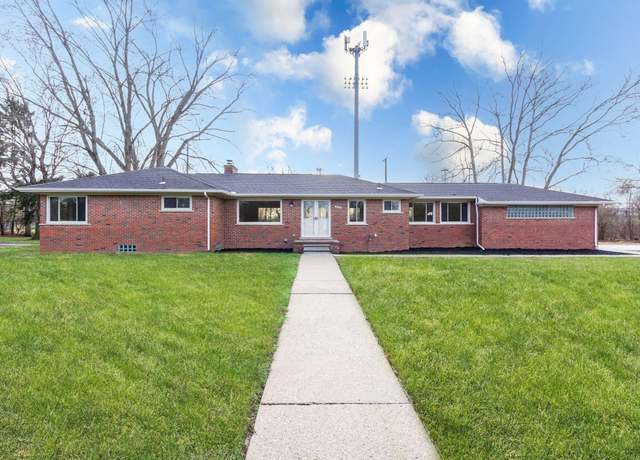 Property at 24850 Larges Dr, Southfield, MI 48033, 3 beds, 1.5 baths