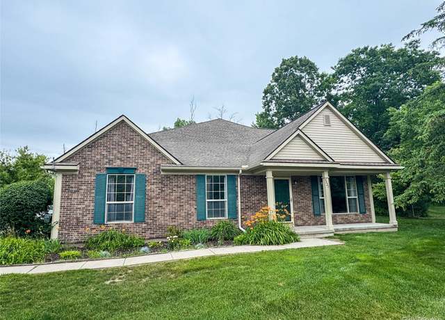 Property at 4023 Stonebridge Dr, Holly, MI 48442, 2 beds, 2 baths