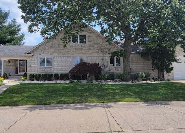 Property at 38008 Seaway Ct, Harrison Township, MI 48045, 3 beds, 3.5 baths