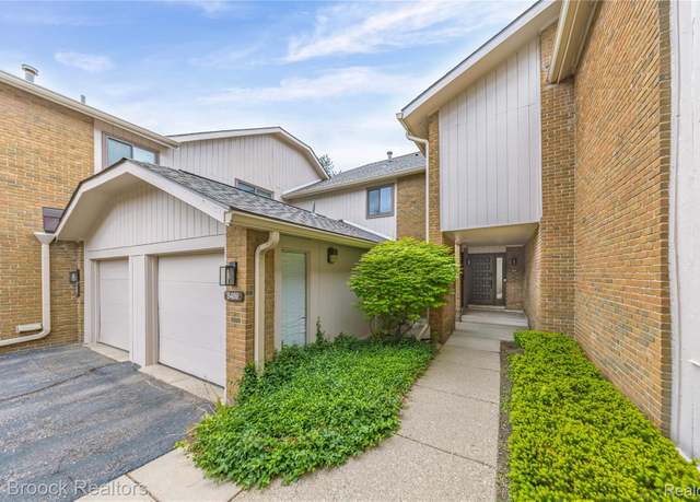 Property at 6487 Maple Hills Dr, Bloomfield Hills, MI 48301, 3 beds, 3 baths