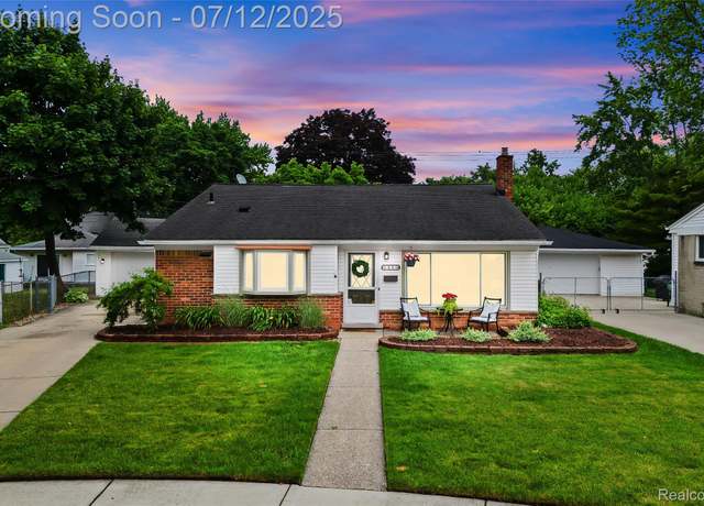 Property at 1450 N Stephen Ave, Clawson, MI 48017, 3 beds, 2 baths