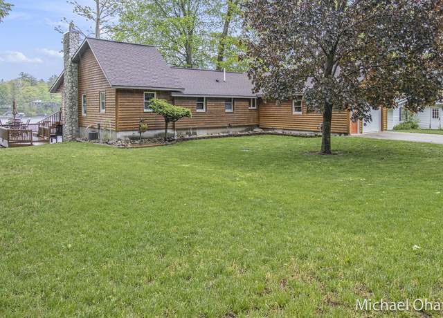 Property at 5182 Muskego Dr, Croton, MI 49337, 3 beds, 1 bath