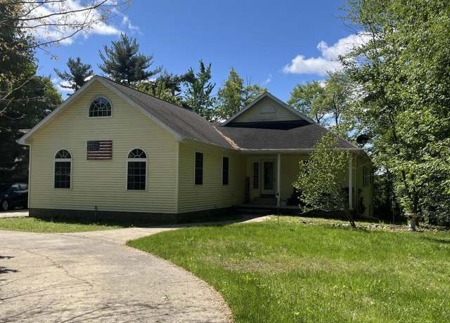 Property at 2273 Woodland Trl, Hillsdale, MI 49242, 3 beds, 2.5 baths