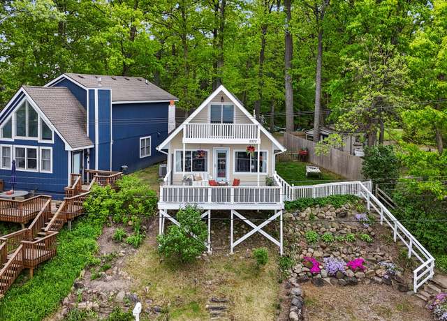 Property at 5332 Wildwood Dr, Howell, MI 48843, 4 beds, 1 bath