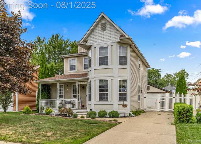 Property at 524 Orchard St, Wyandotte, MI 48192, 3 beds, 2.5 baths