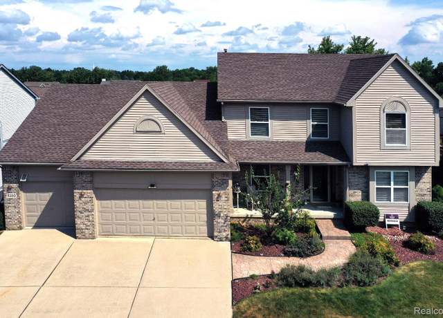 Property at 8350 Sherwood Dr, Grand Blanc, MI 48439, 3 beds, 2.5 baths
