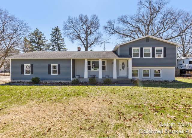 Property at 1536 Fairview St, Jenison, MI 49428, 4 beds, 1.5 baths
