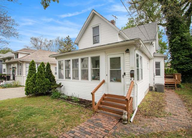 Property at 1311 Wolcott Ave, St Joseph, MI 49085, 4 beds, 2 baths
