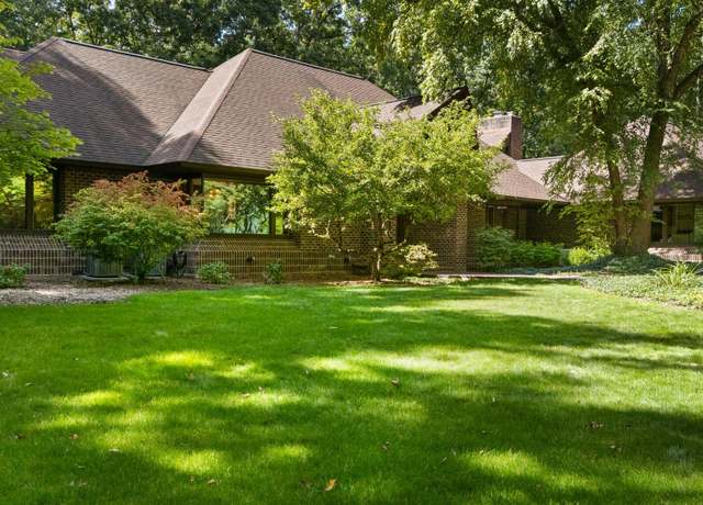 Property at 4923 Hickory Hill Rd, Ann Arbor, MI 48105, 4 beds, 4.5 baths