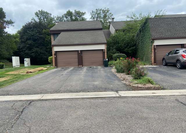 Property at 4411 Laurel Club Cir #1, West Bloomfield Charter Township, MI 48323, 2 beds, 2 baths