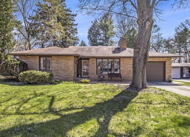 Property at 306 Sabin St, Kalamazoo, MI 49006, 2 beds, 1 bath