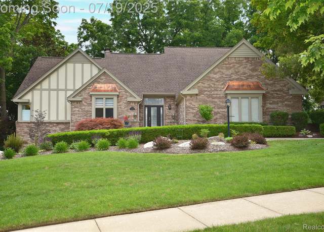 Property at 6514 Shagbark Dr, Troy, MI 48098, 3 beds, 3 baths