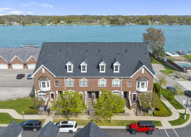 Property at 2767 Riverside Dr, Trenton, MI 48183, 2 beds, 2.5 baths