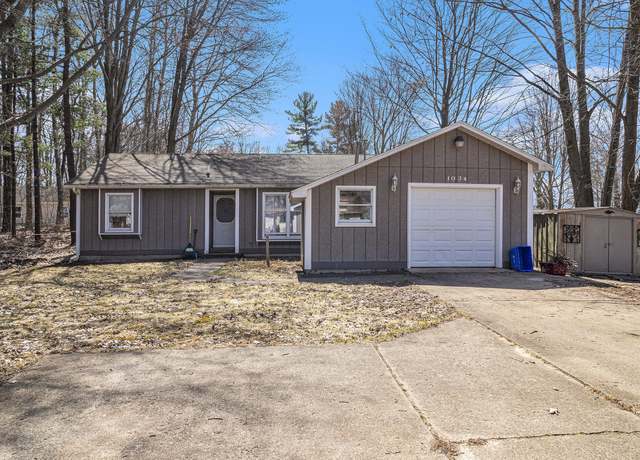 Property at 1034 Leo St, Fremont, MI 49412, 3 beds, 2 baths