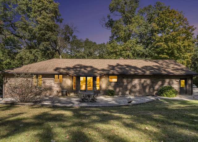 Property at 9480 W M Ave, Kalamazoo, MI 49009, 4 beds, 3 baths