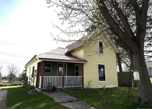 Property at 183 W Gamble St, Caro, MI 48723, 3 beds, 1 bath