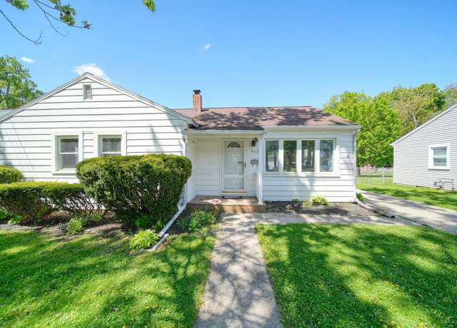Property at 962 Vine St, Adrian, MI 49221, 3 beds, 1 bath