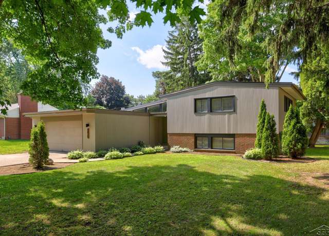 Property at 4425 Brockway Rd, Saginaw, MI 48638, 5 beds, 2 baths