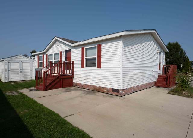 Property at 158 Southbrook Ct, Port Huron, MI 48060, 3 beds, 2 baths