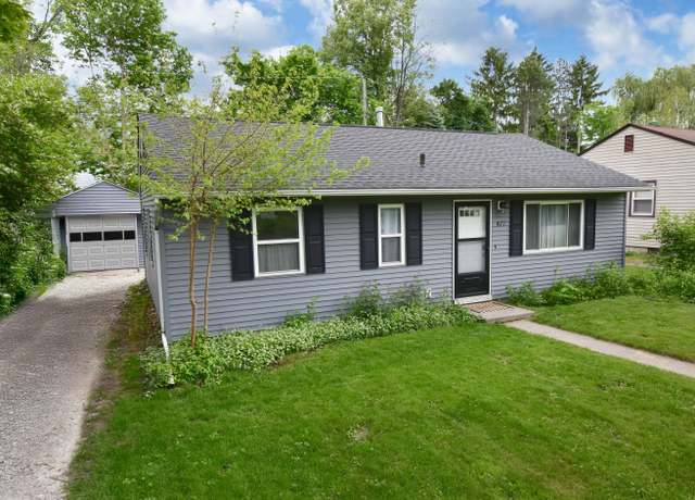 Property at 877 Starwick Dr, Ann Arbor, MI 48105, 3 beds, 2 baths