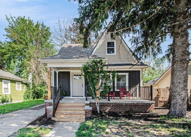 Property at 271 College St, Southfield, MI 48220, 3 beds, 2 baths