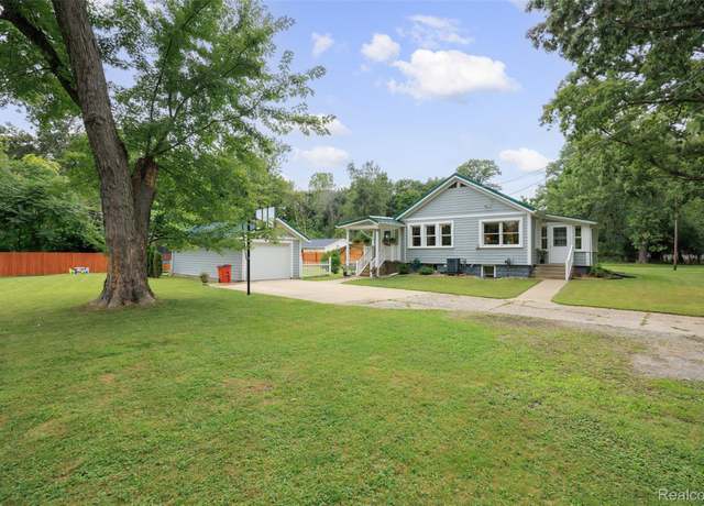 Property at 2442 Kibby Rd, Jackson, MI 49203, 3 beds, 1.5 baths